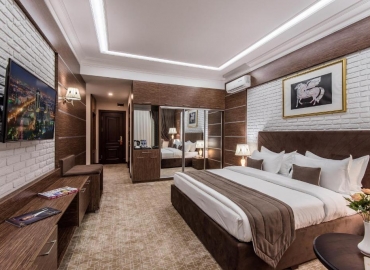 The Royal Mezbon Hotel & SPA 4
