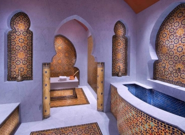 The Royal Mezbon Hotel & SPA 2